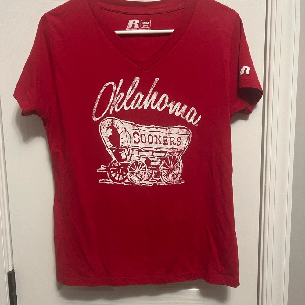 Women’s Med Red V Neck Oklahoma Sooners T shirt.‎ NCAA American College